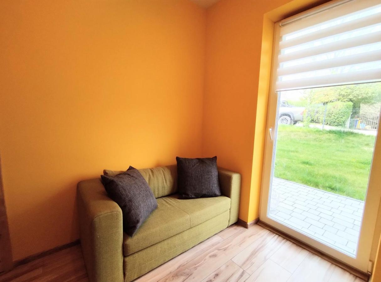 Yellow Apartment Wieliczka Exterior photo
